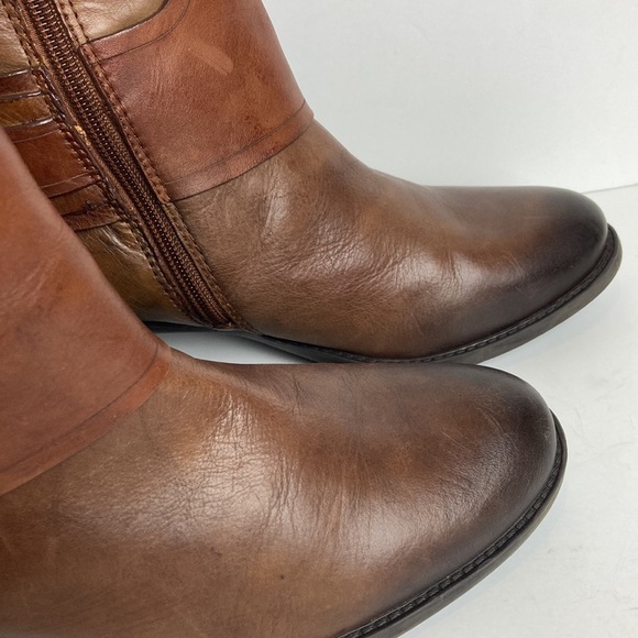 Vince Camuto Beatrix Harness Boot in Russet Size 8 Riding Western Equestrian - Picture 11 of 16